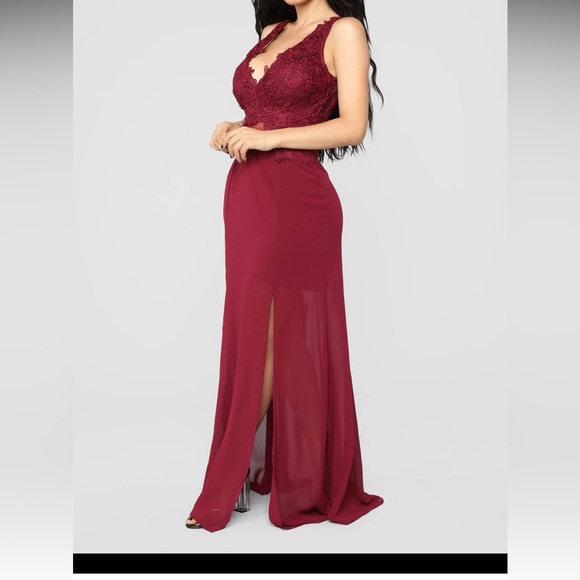 FashionNova lace chiffon burgundy wine maxi dress NWOT never worn size M - Picture 3 of 9